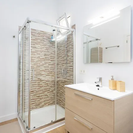 Apartment Home2book Spacious Family Home, Cruz Center *