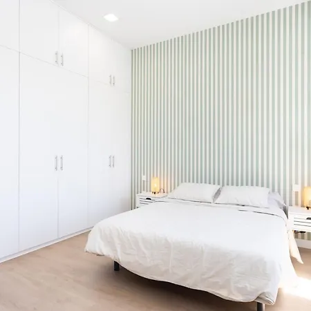 Home2book Spacious Family Home, Cruz Center Appartement