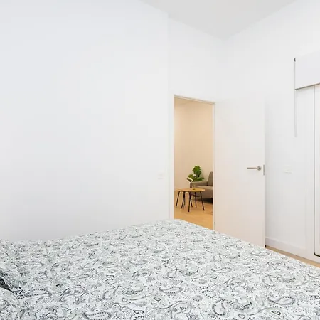 Apartment Home2book Spacious Family Home, Cruz Center